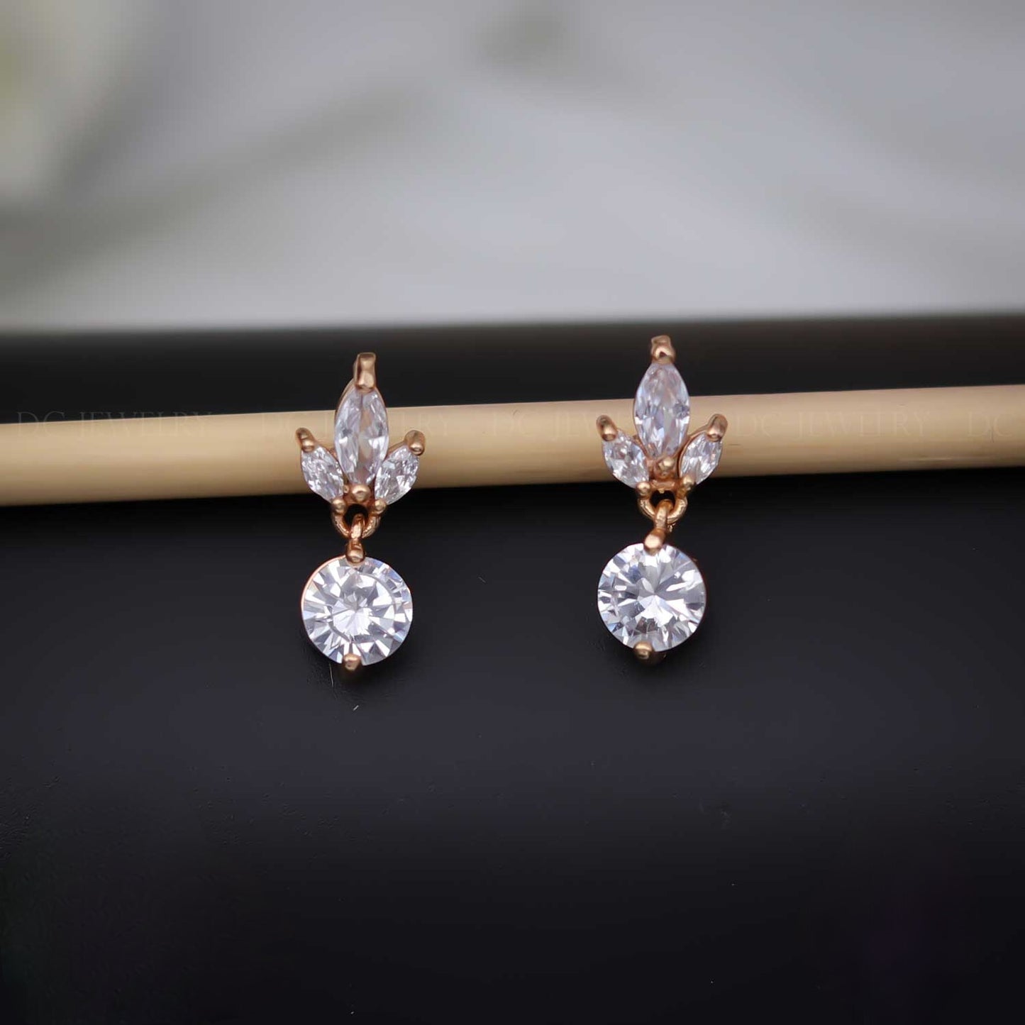Leaf & Diamond Harmony Earrings - eNJay Jewels 