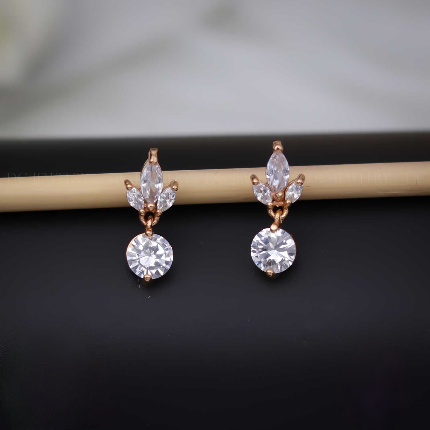 Leaf & Diamond Harmony Earrings - eNJay Jewels 